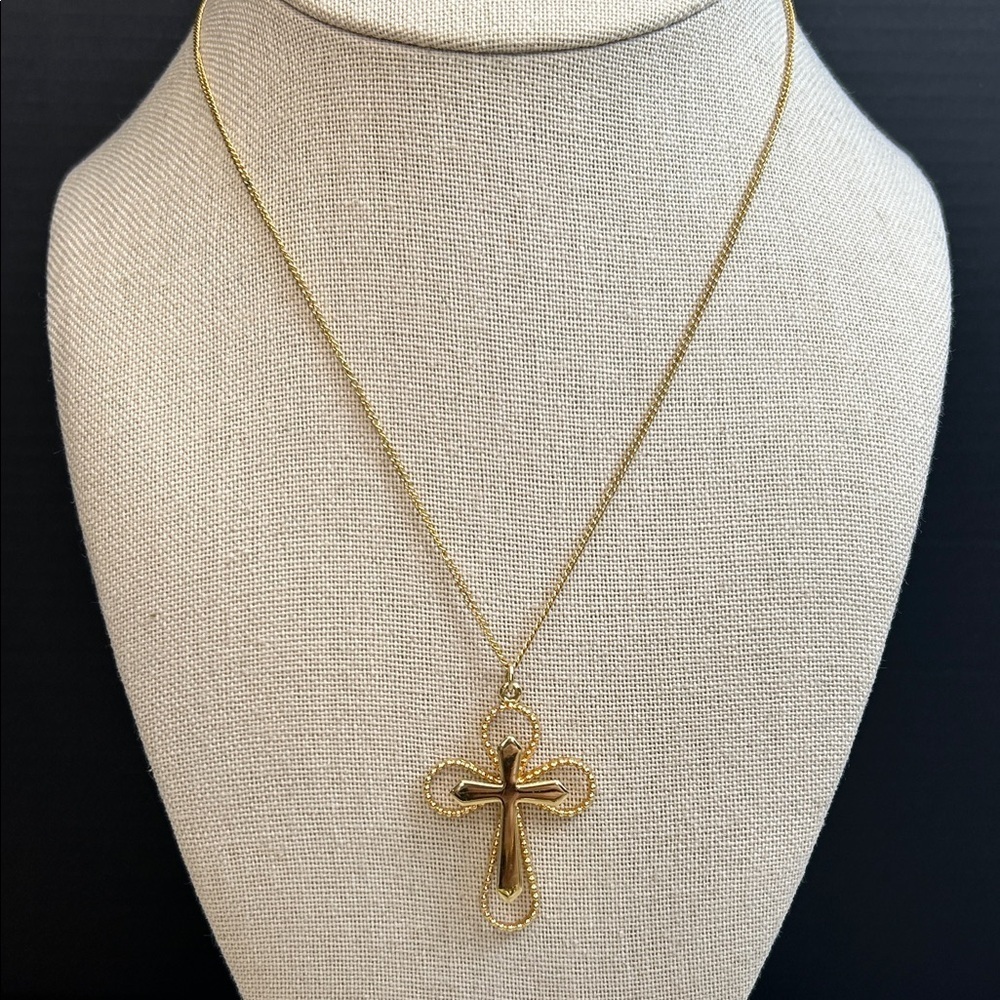 Vintage Sarah Coventry gold-tone cross pendant necklace